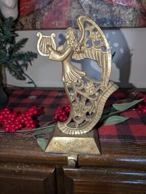 NEW Raz Imports 8" Gold Tone Resin Angel Christmas Stocking Holder Holiday Decor